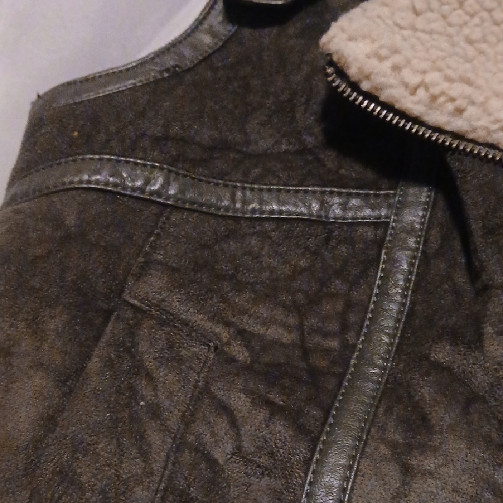 Olive Green Vest - Picture 5 of 8